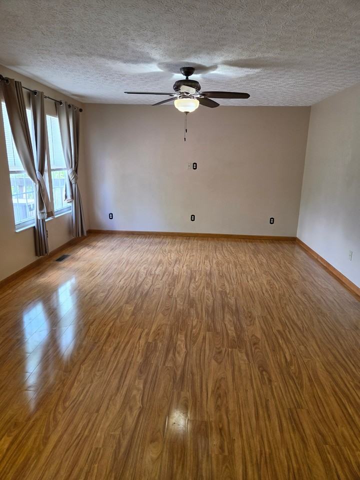 2222 Gosforth Ln - Photo 6 of 17