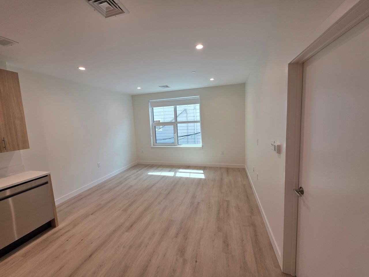1151 Walnut St #204 - Photo 4 of 6