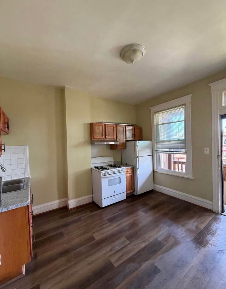 1813 S Lawndale Ave #2 - Photo 2 of 11