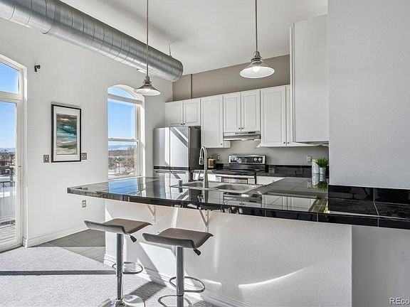 277 N Broadway #22 - Photo 4 of 16