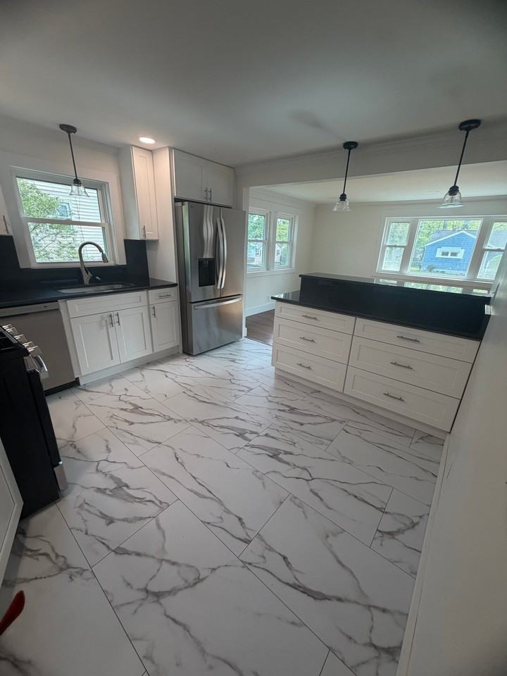 407 La Rue Ave - Photo 2 of 9