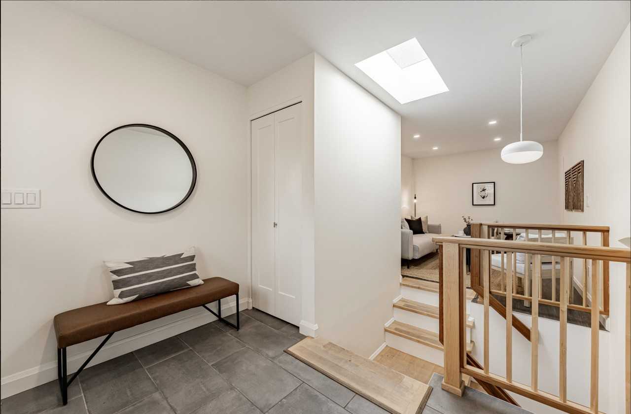 54 Pasadena Gardens - Photo 3 of 9