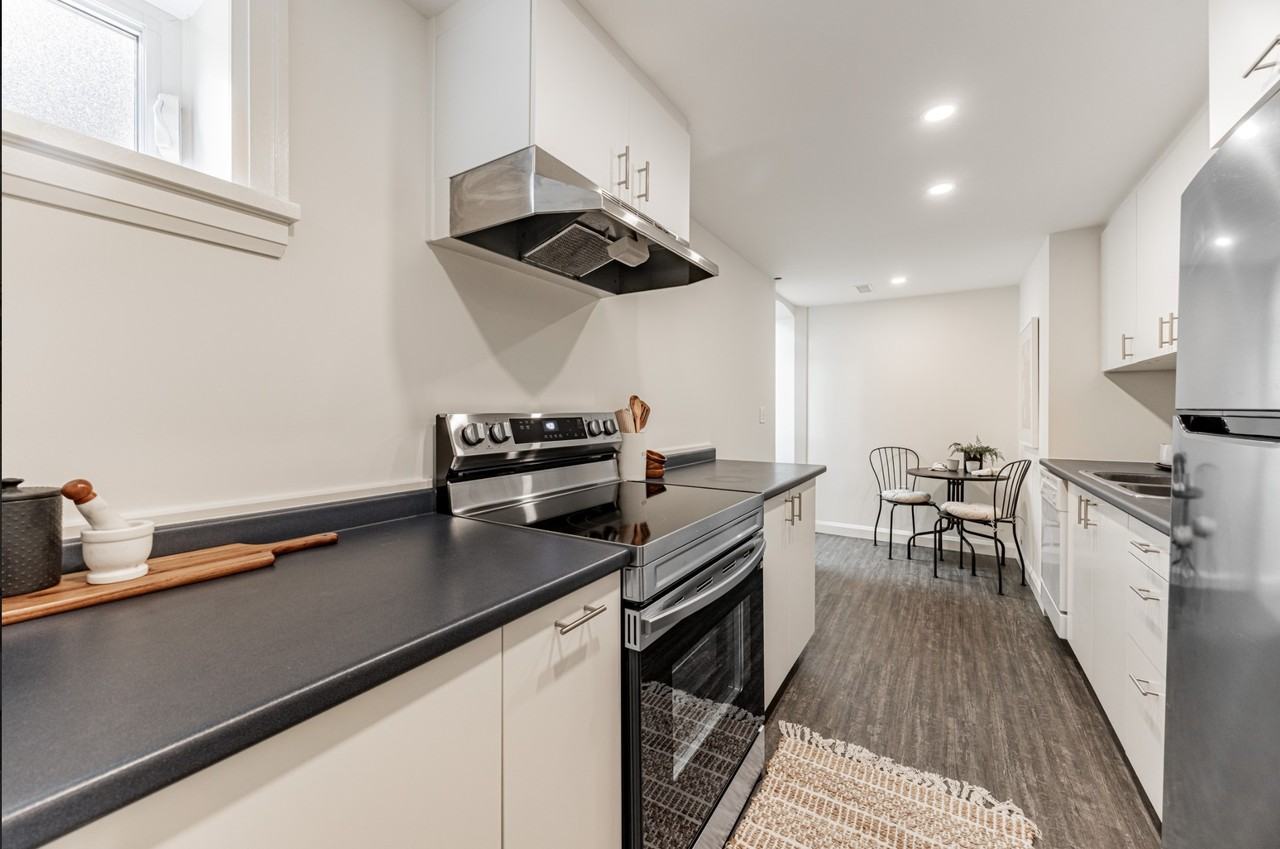 54 Pasadena Gardens - Photo 4 of 9