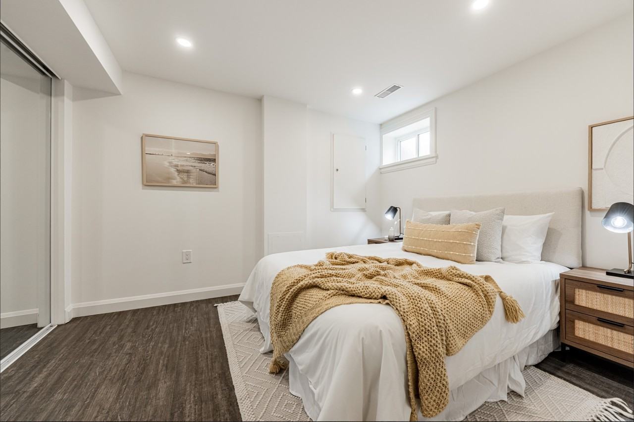 54 Pasadena Gardens - Photo 6 of 9