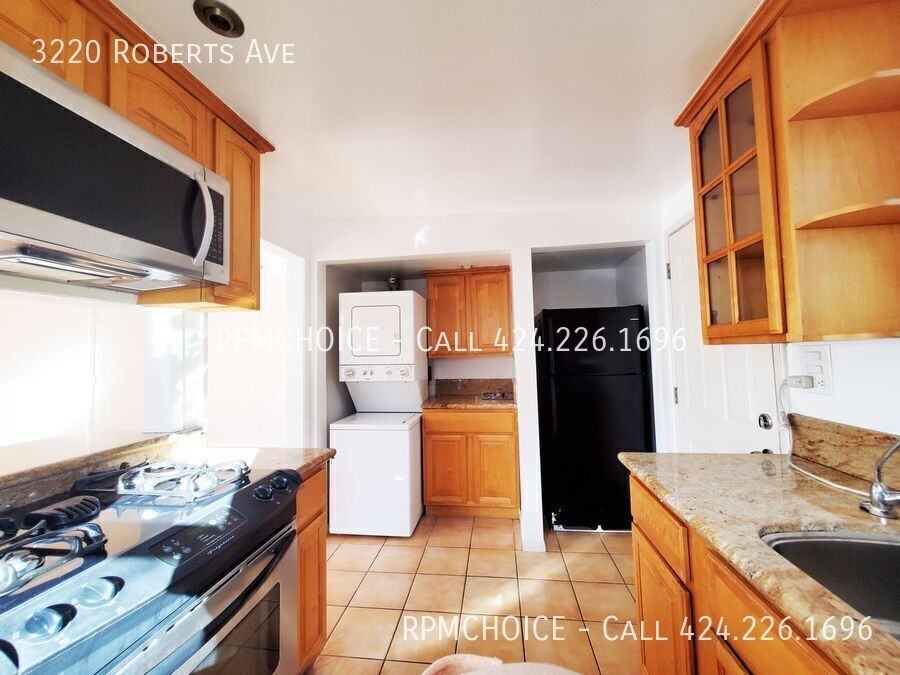 3220 Roberts Ave - Photo 2 of 27