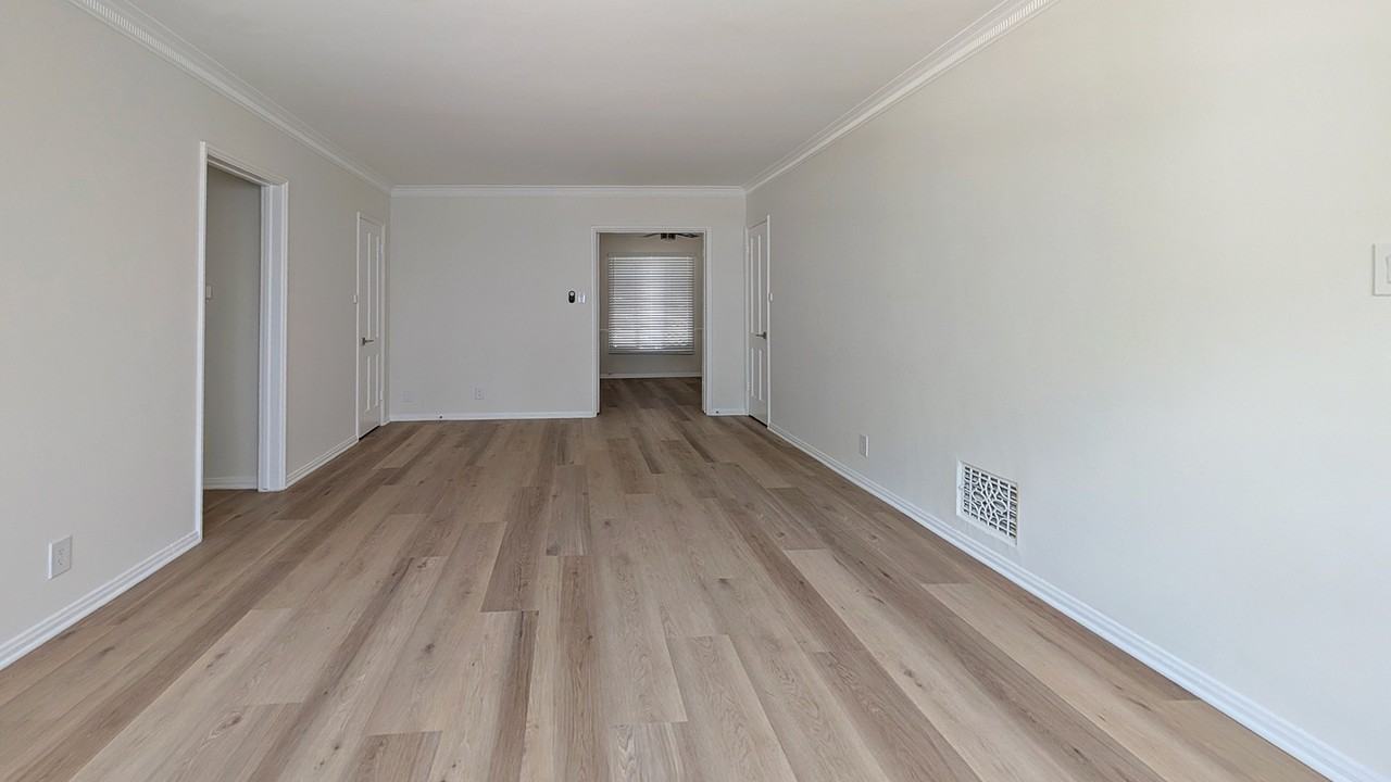 7665 Hollywood Blvd #6 - Photo 4 of 18