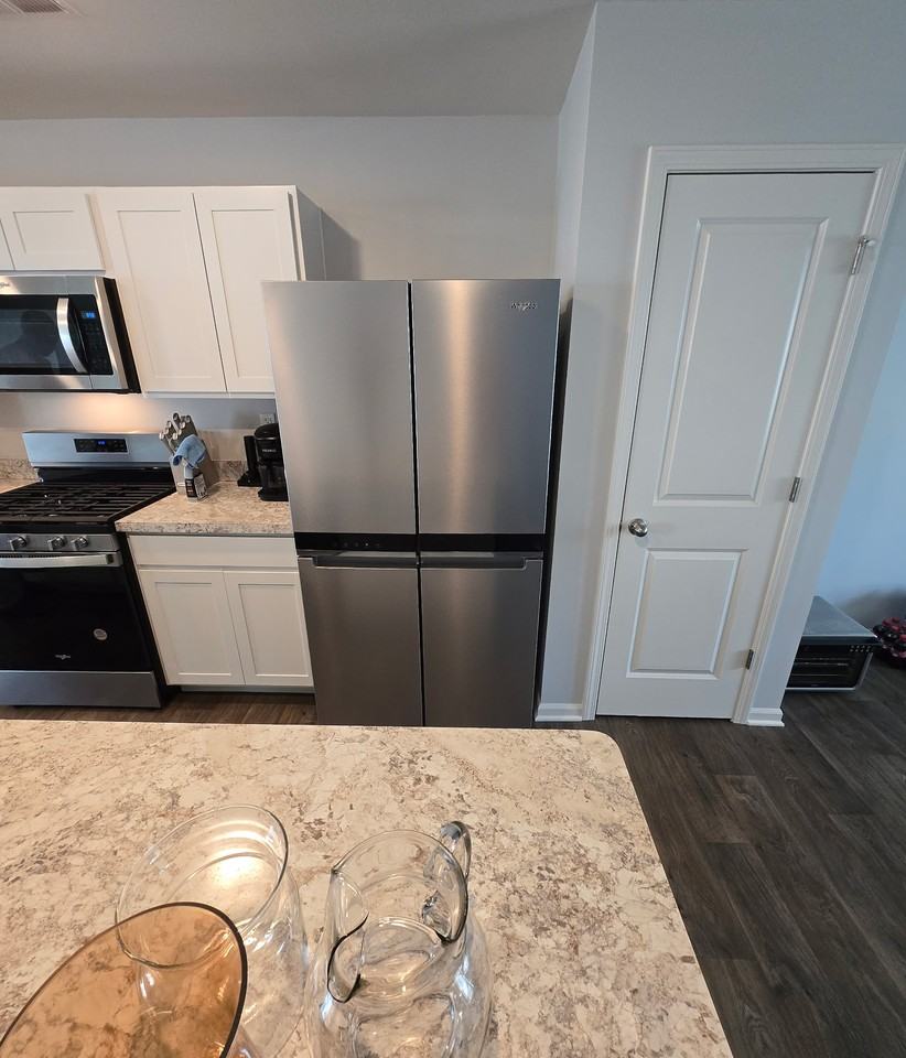 3806 Bissel Dr - Photo 7 of 19