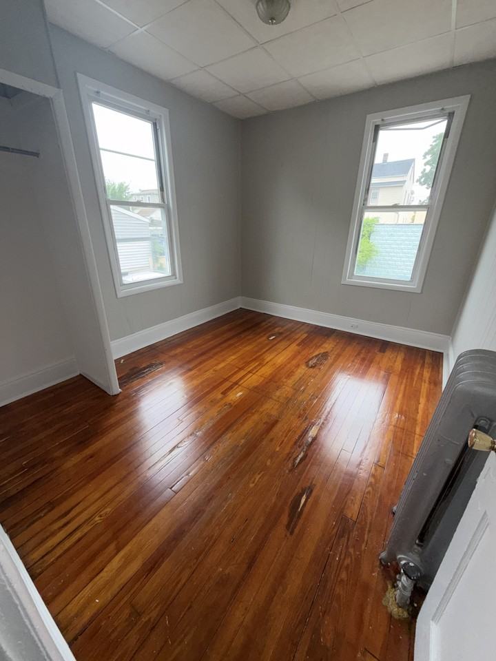 393 Madison Ave #1 - Photo 3 of 4