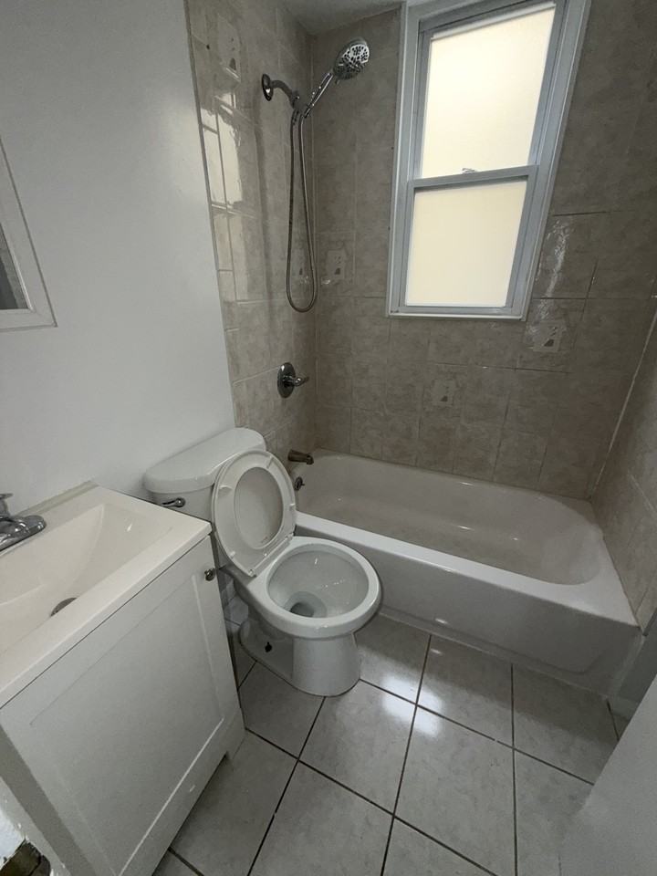 393 Madison Ave #1 - Photo 4 of 4