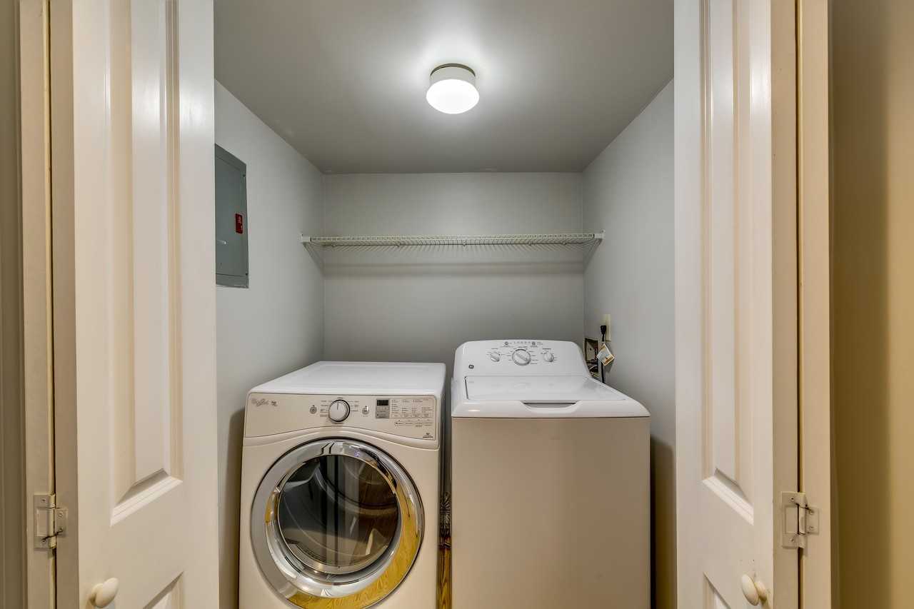 523 Boulevard Se #B - Photo 7 of 16