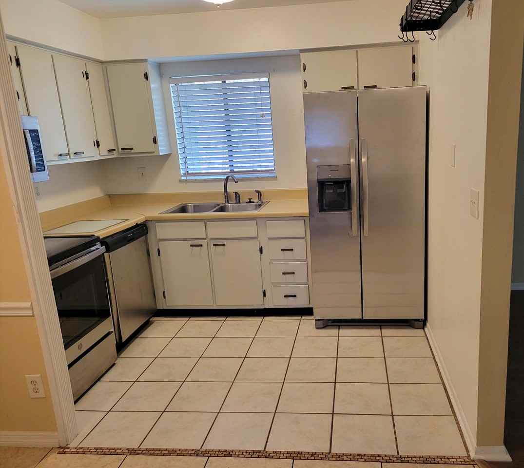 Springwood Cir #172 - Photo 3 of 12