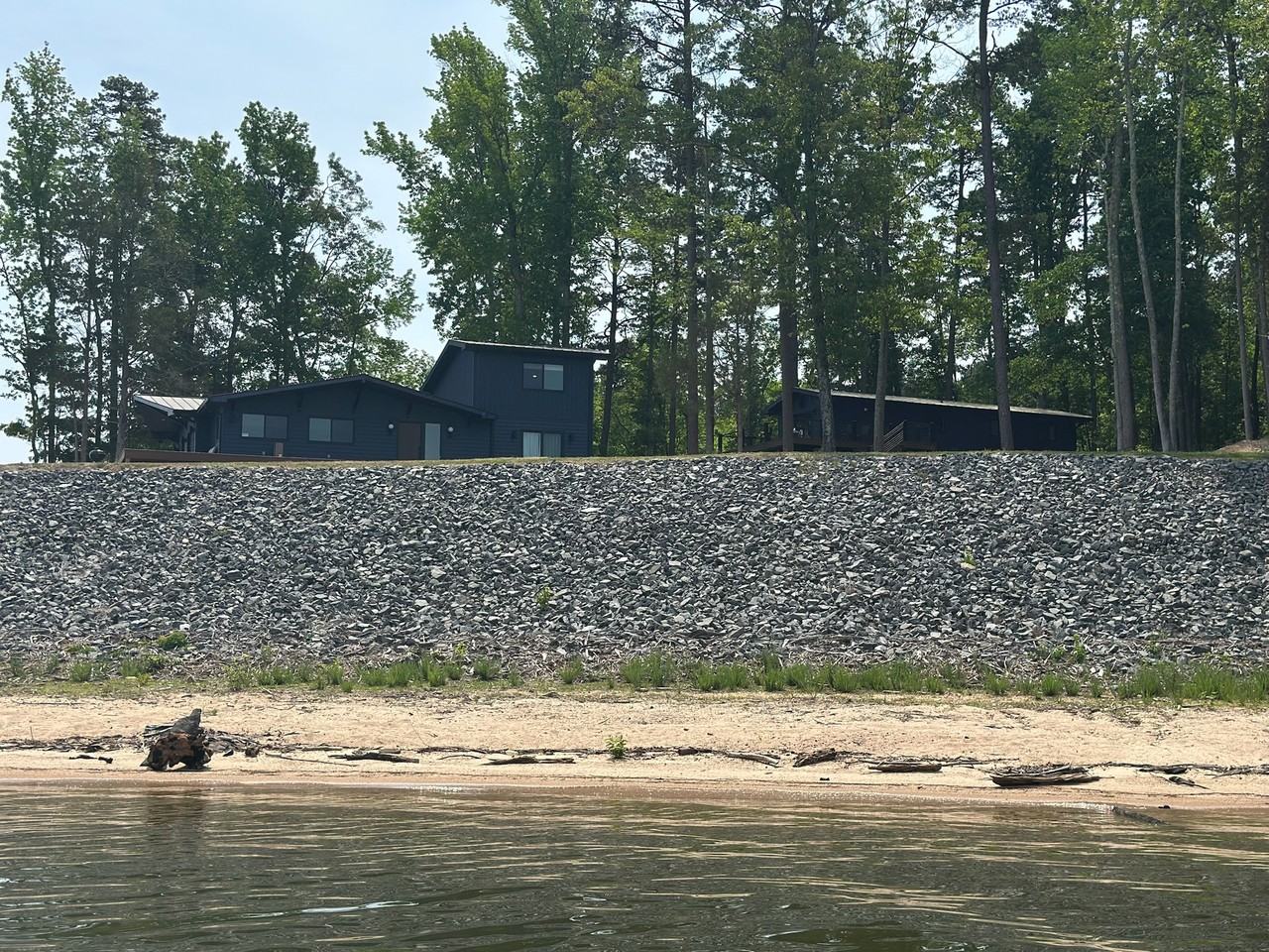 476 Strawberry Ln #B - Photo 2 of 10