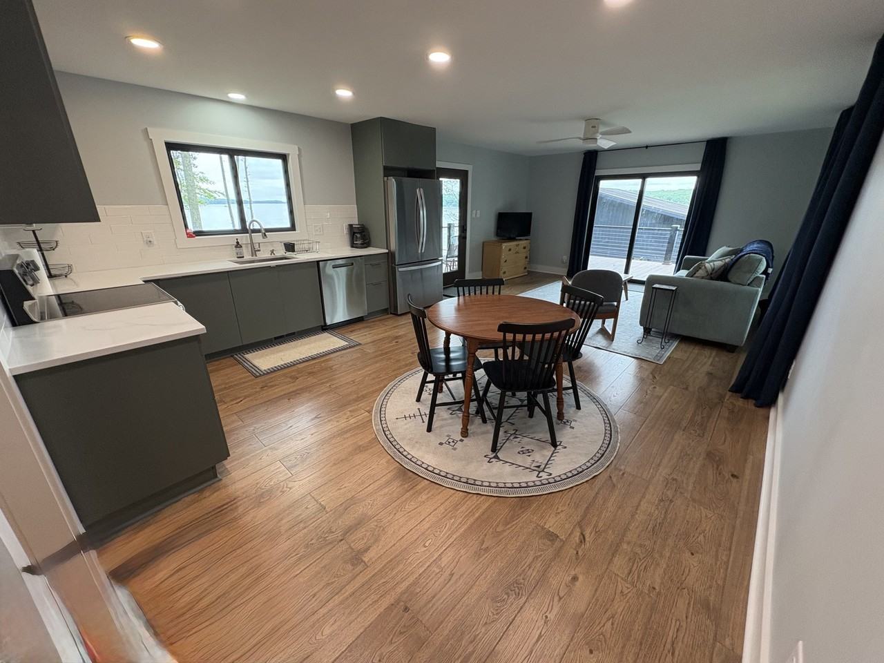 476 Strawberry Ln #B - Photo 3 of 10