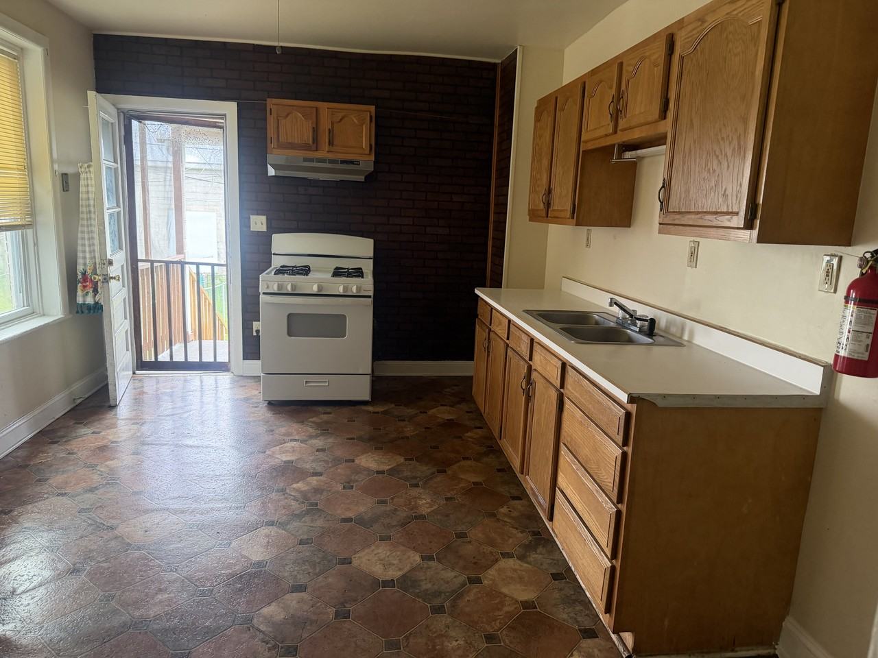 216 Fleetwood St #216 - Photo 4 of 5