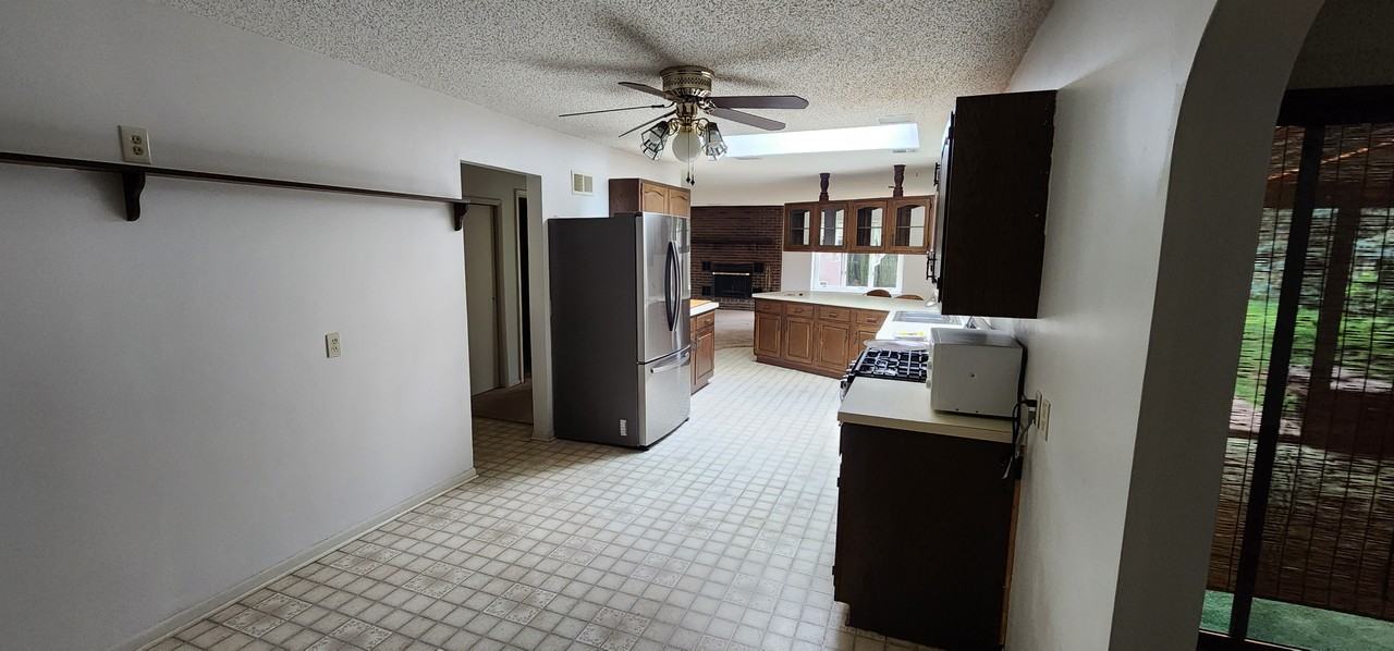 198 E Park Ave #NA - Photo 5 of 14