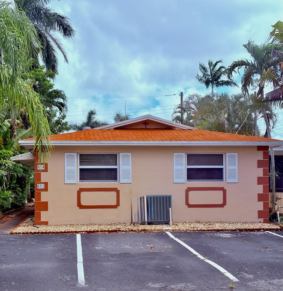 850 Sw 12th Ct #850 - Photo 2 of 2