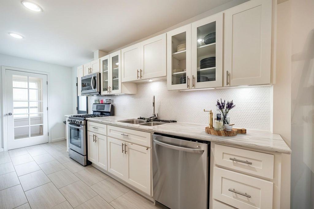 3439 Wentworth St #NA - Photo 3 of 12