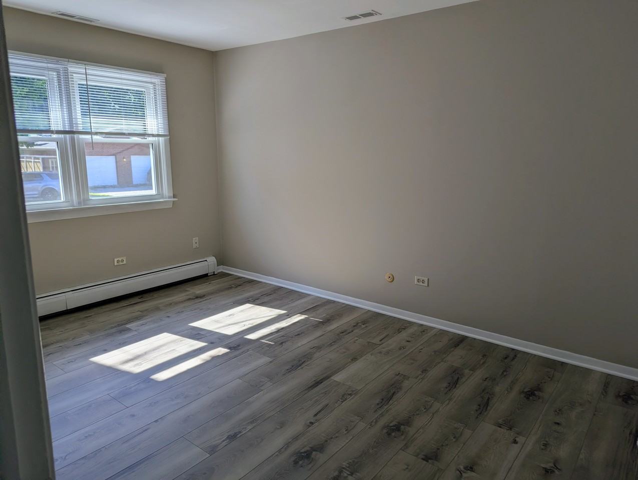 350 Prairie Ave #B - Photo 7 of 16