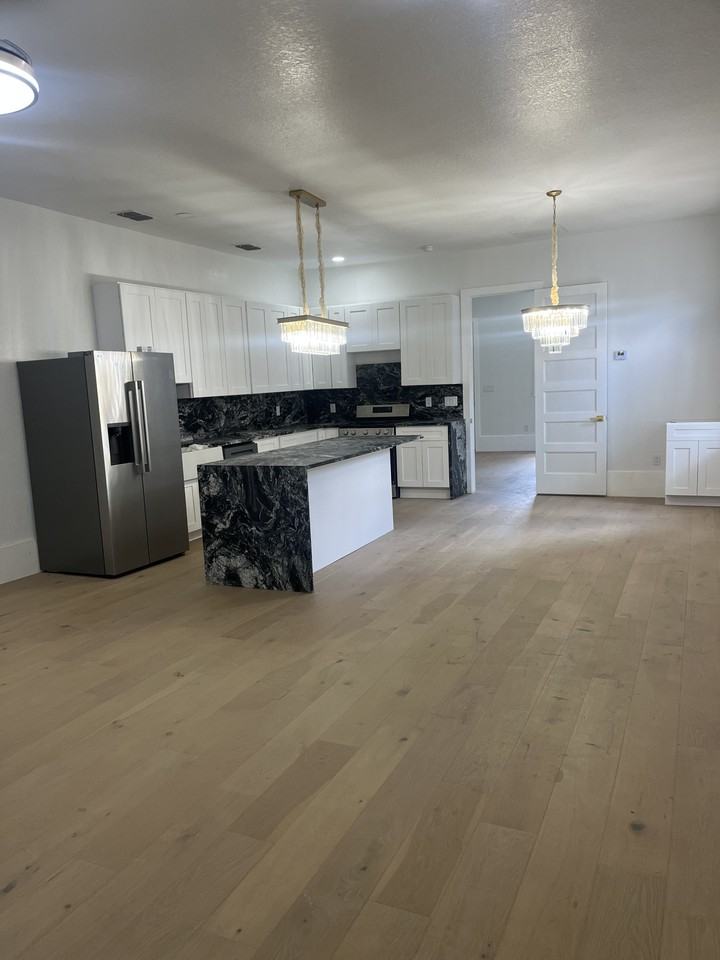 1305 S Saint Marys St #2 - Photo 2 of 11