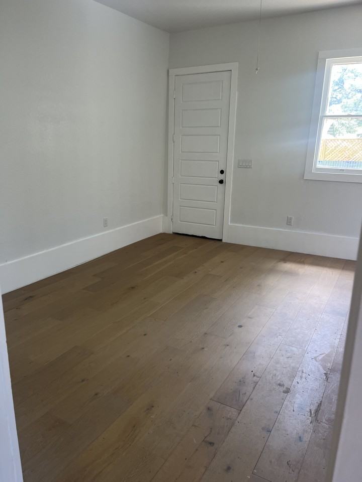1305 S Saint Marys St #2 - Photo 5 of 11