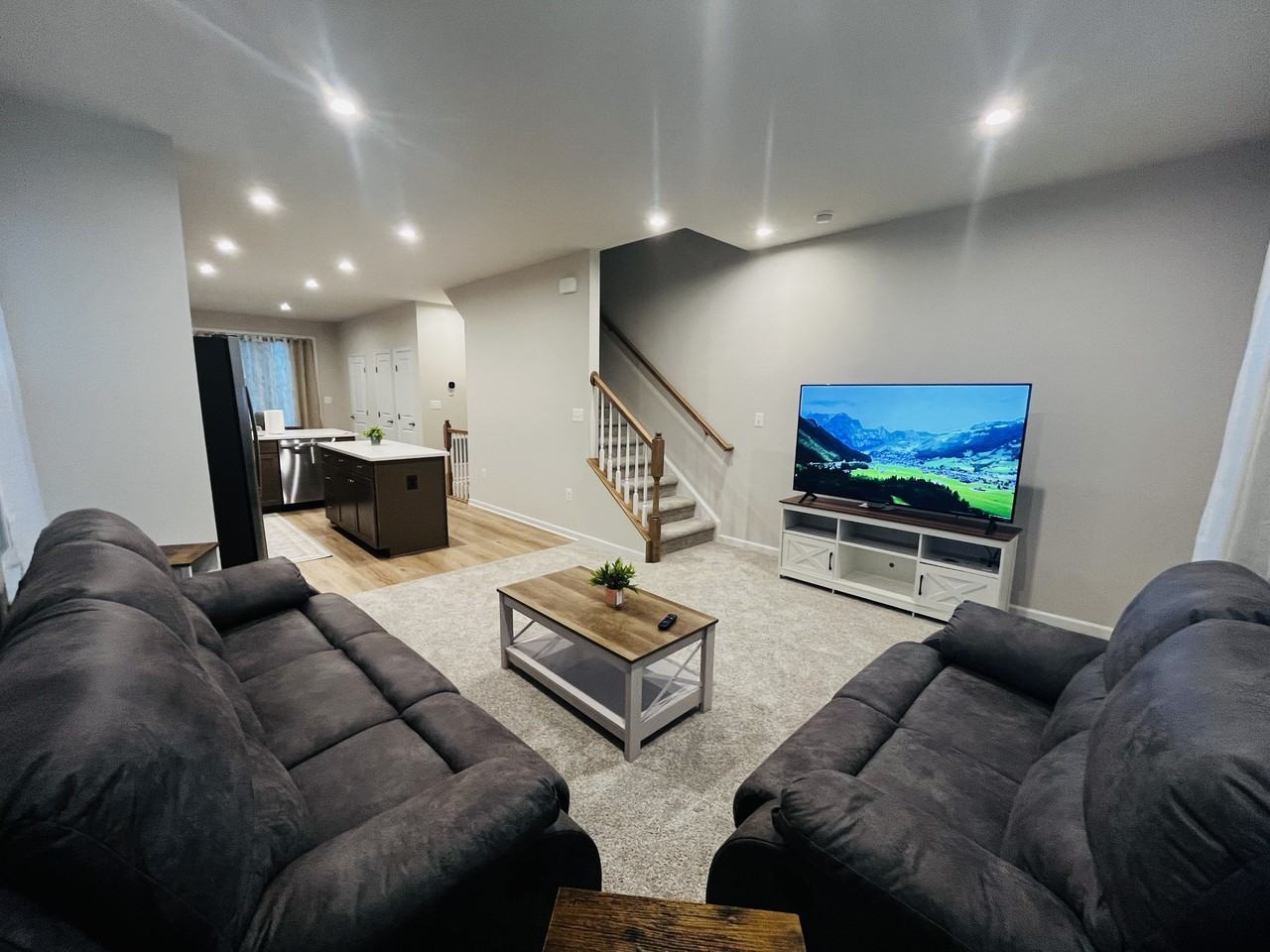 4944 Dunhaven Dr - Photo 5 of 17
