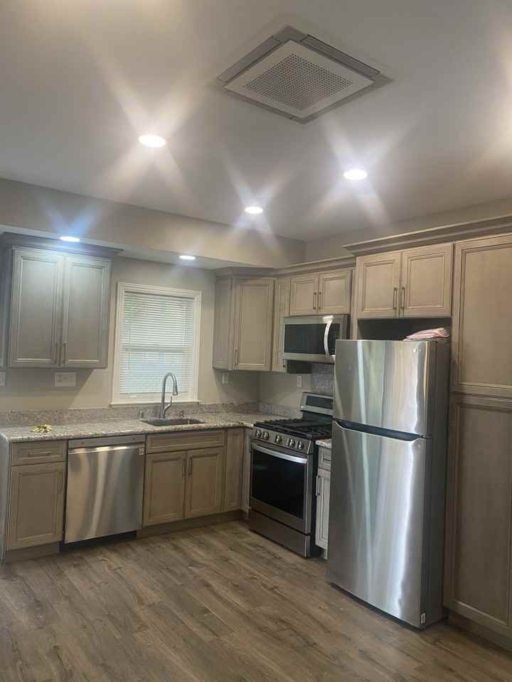 2181 Shurtleff Ave #3 - Photo 2 of 11