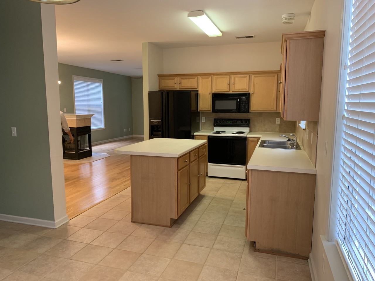 1124 Misty Isle Dr #NA - Photo 3 of 12