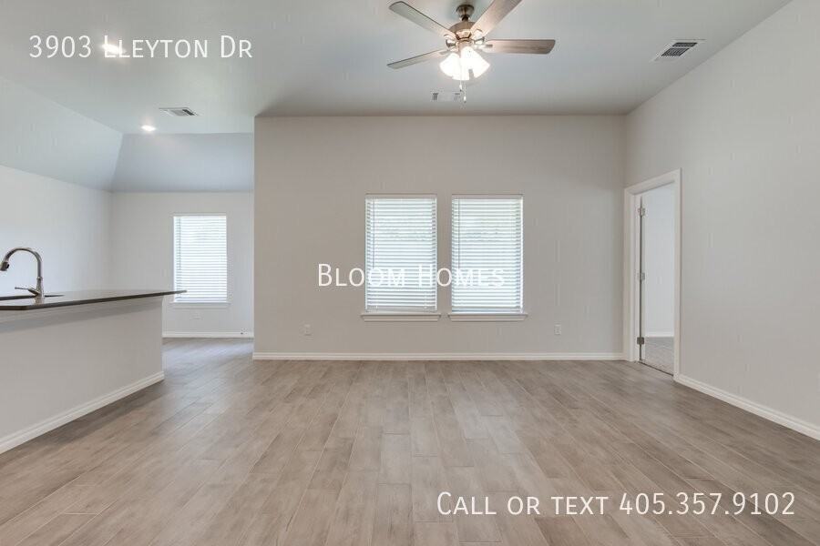 3903 Lleyton Dr - Photo 4 of 31