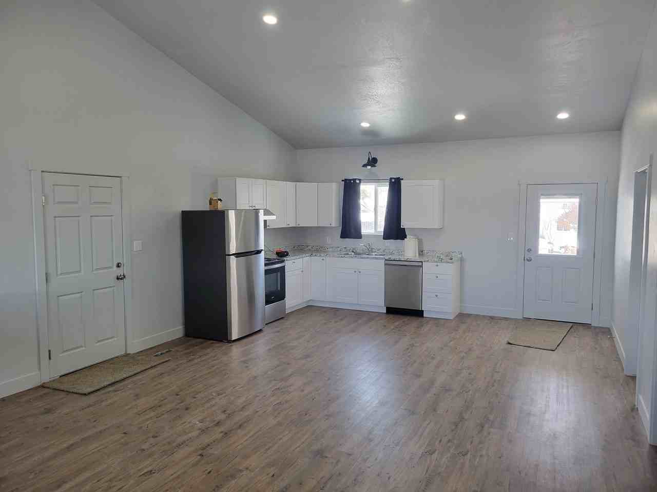 202 Gannett Dr #202 - Photo 2 of 14