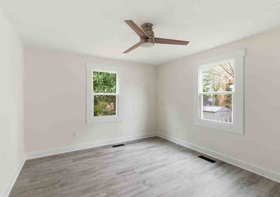 313 Park Ave W #NA - Photo 7 of 9