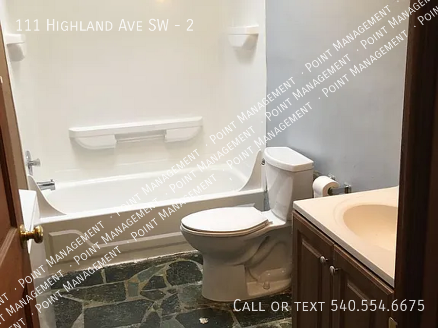 111 Highland Ave Sw #2 - Photo 6 of 9