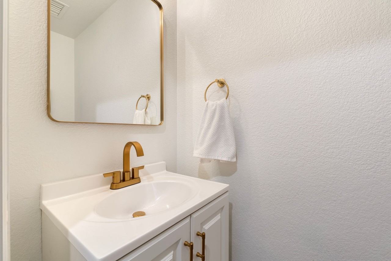 5761 Ceylon St #5761 - Photo 7 of 17