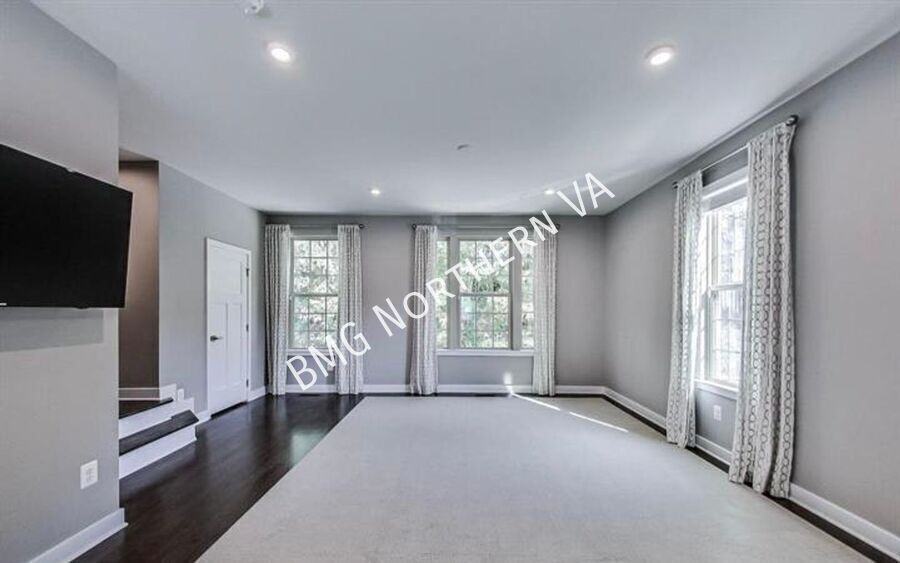 4511 Joseph Bristow Ln - Photo 7 of 33