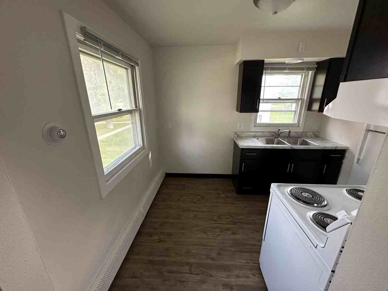 321 Delaware Ave Sw #2 - Photo 2 of 8