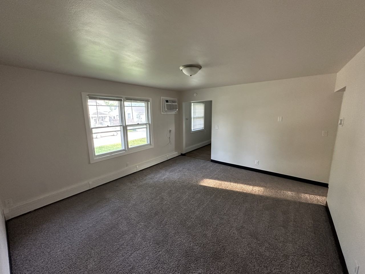 321 Delaware Ave Sw #2 - Photo 5 of 8