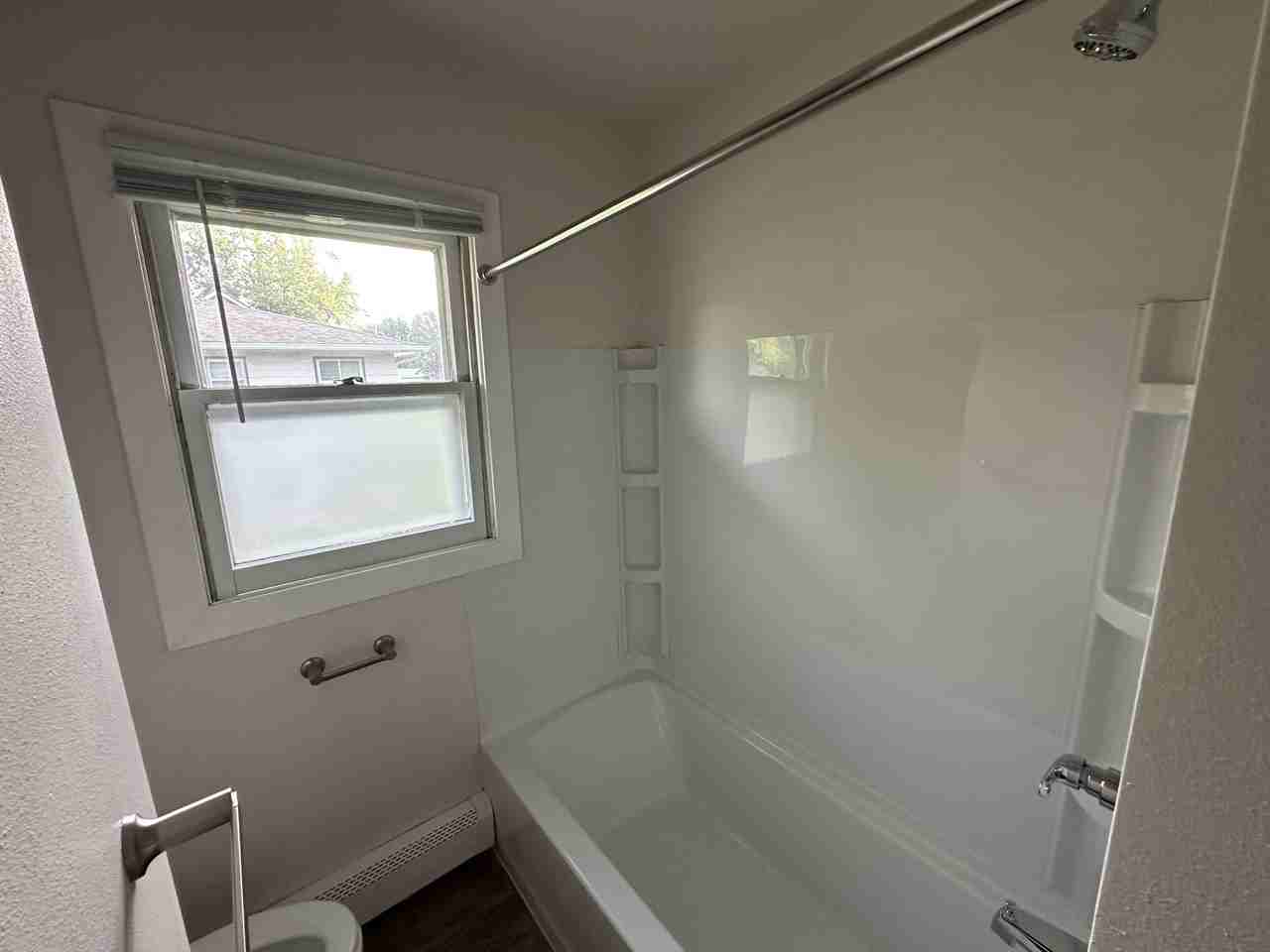 321 Delaware Ave Sw #2 - Photo 7 of 8