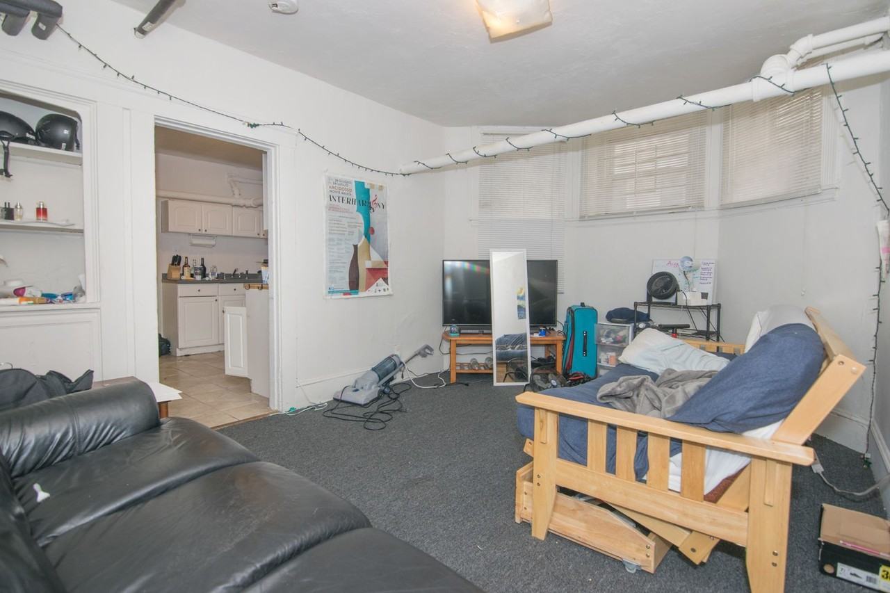 44 Brighton Ave - Photo 7 of 12