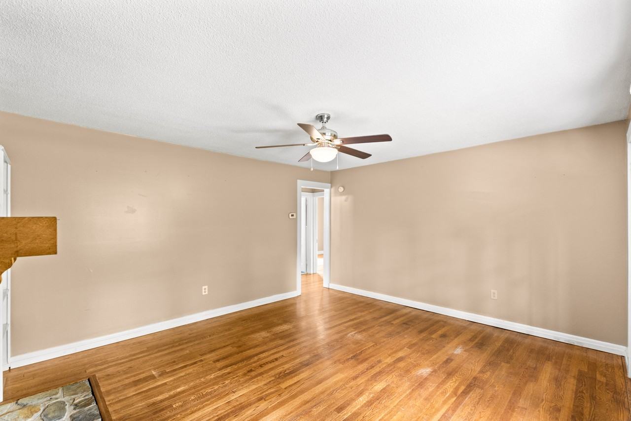 60 Maple Tree Dr #NA - Photo 3 of 15