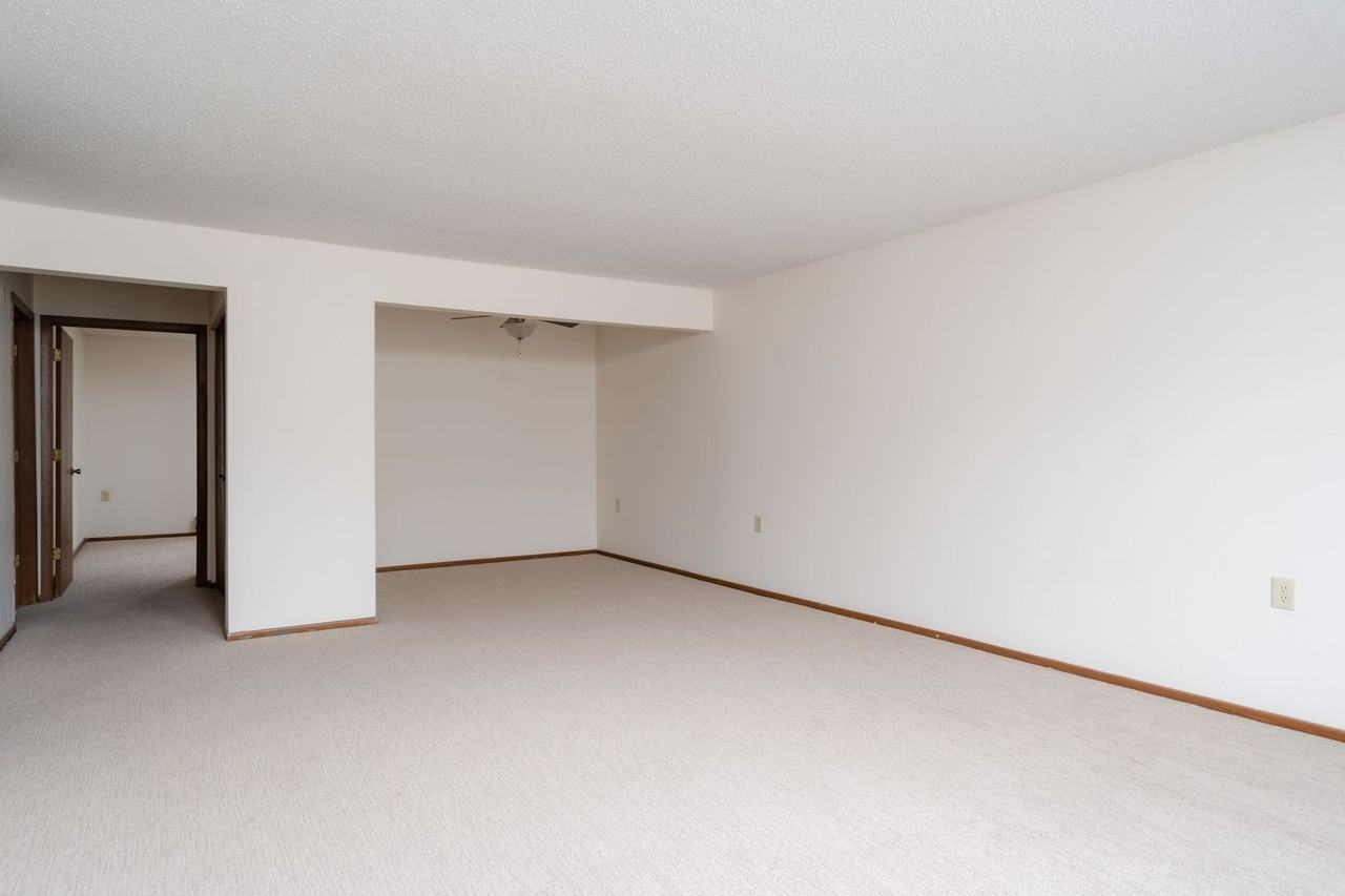 Woodcrest Townhomes - Photo 2 of 8