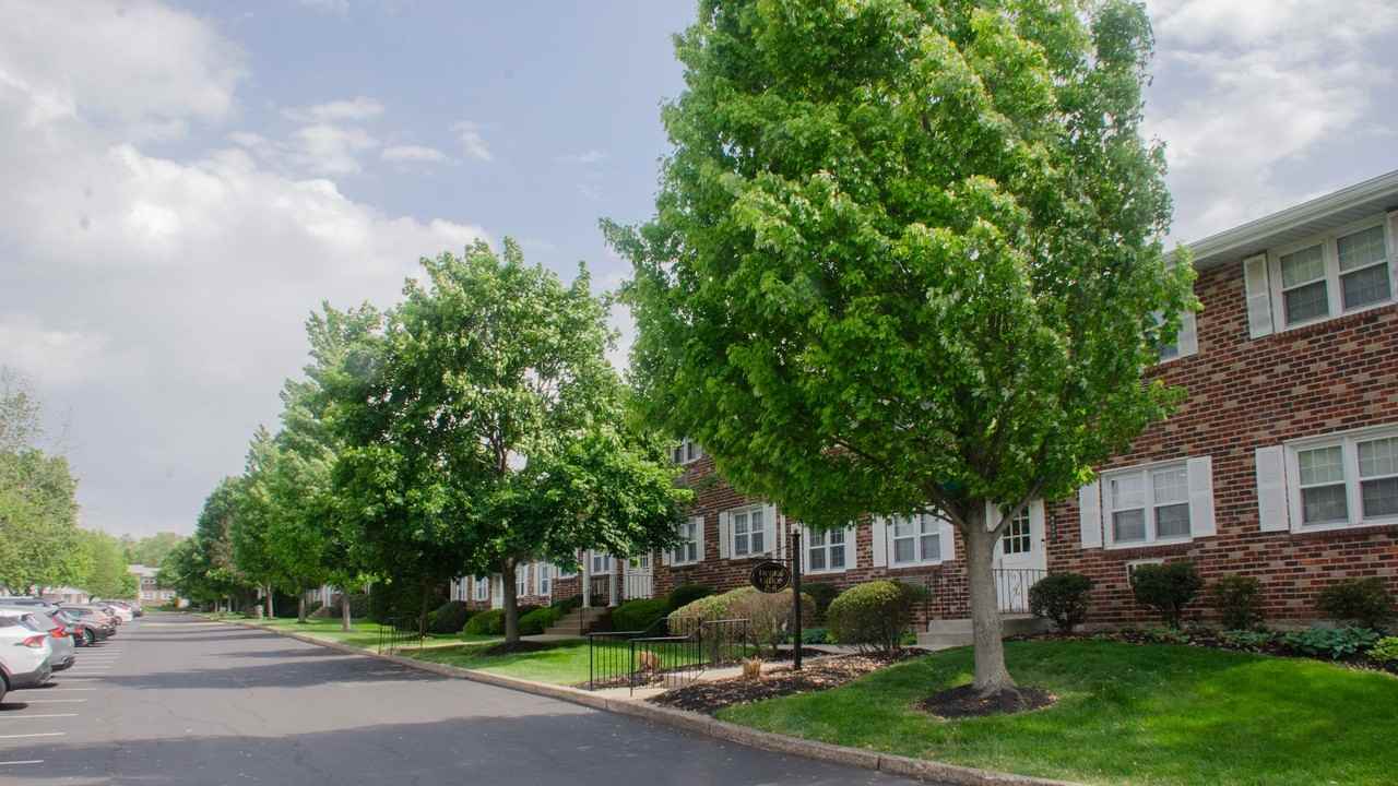 Broadmore Apartments - Photo 7 of 50
