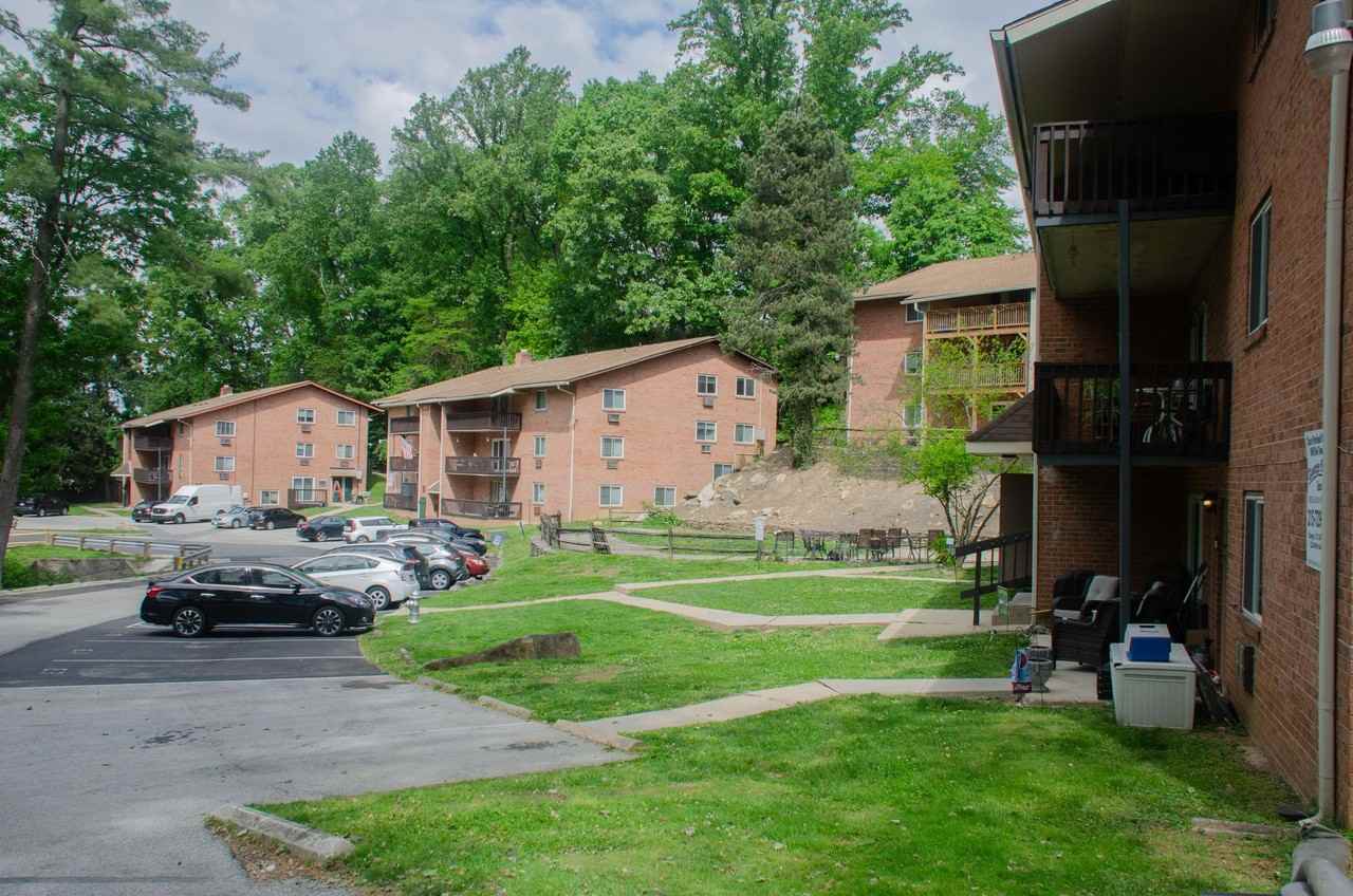 Hollow Run Apartments - Photo 4 of 50