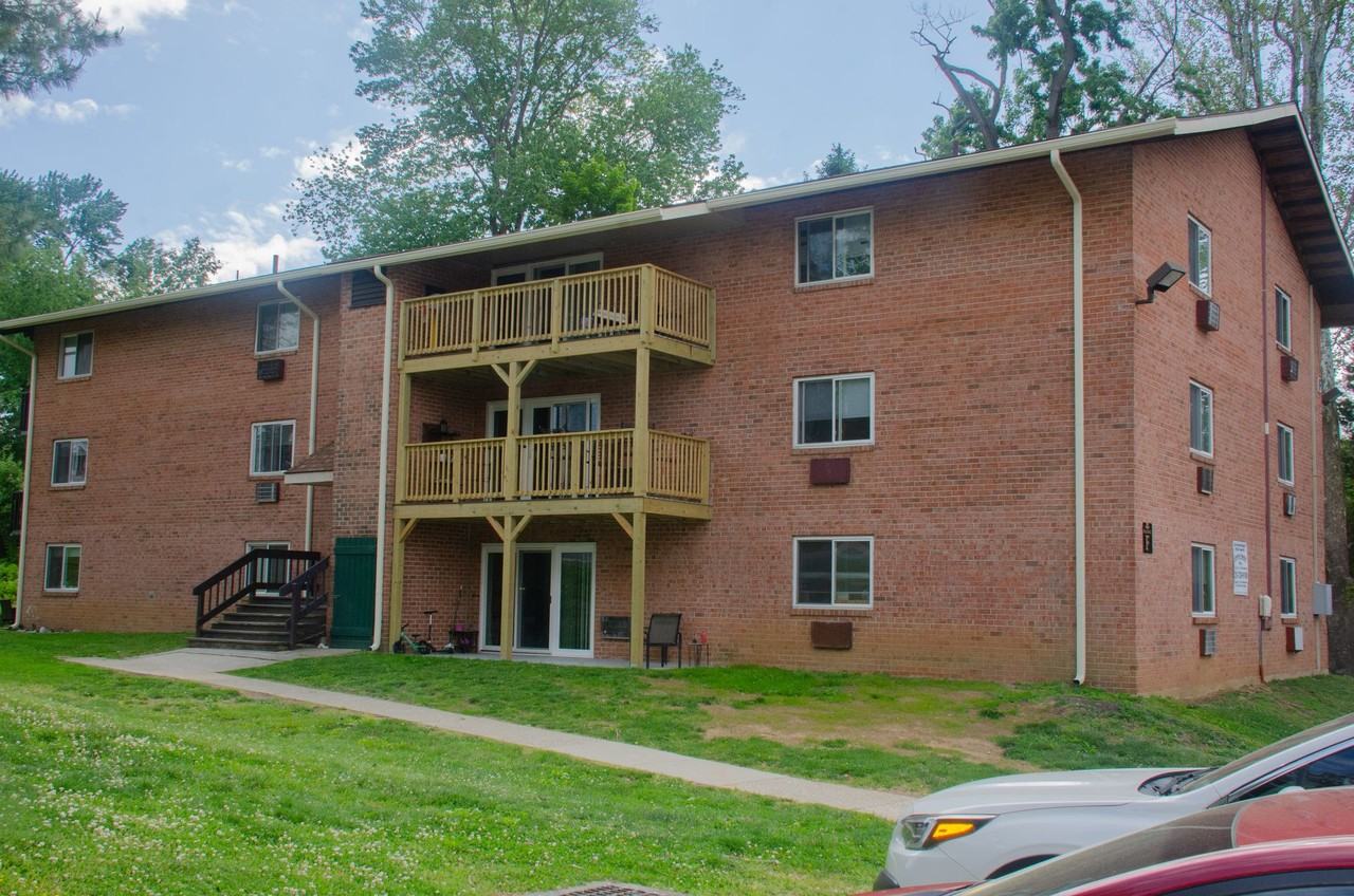 Hollow Run Apartments - Photo 6 of 50
