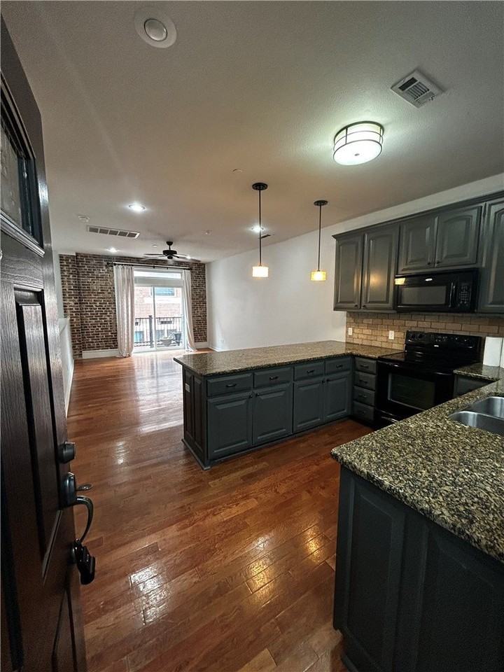 21 E Center St #202 - Photo 4 of 12