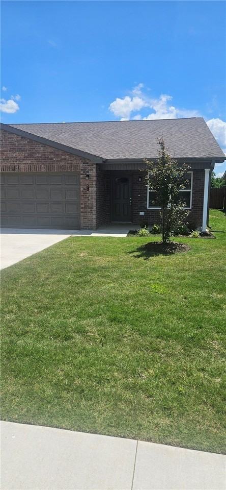 511 Nw 68th Ave - Photo 2 of 18