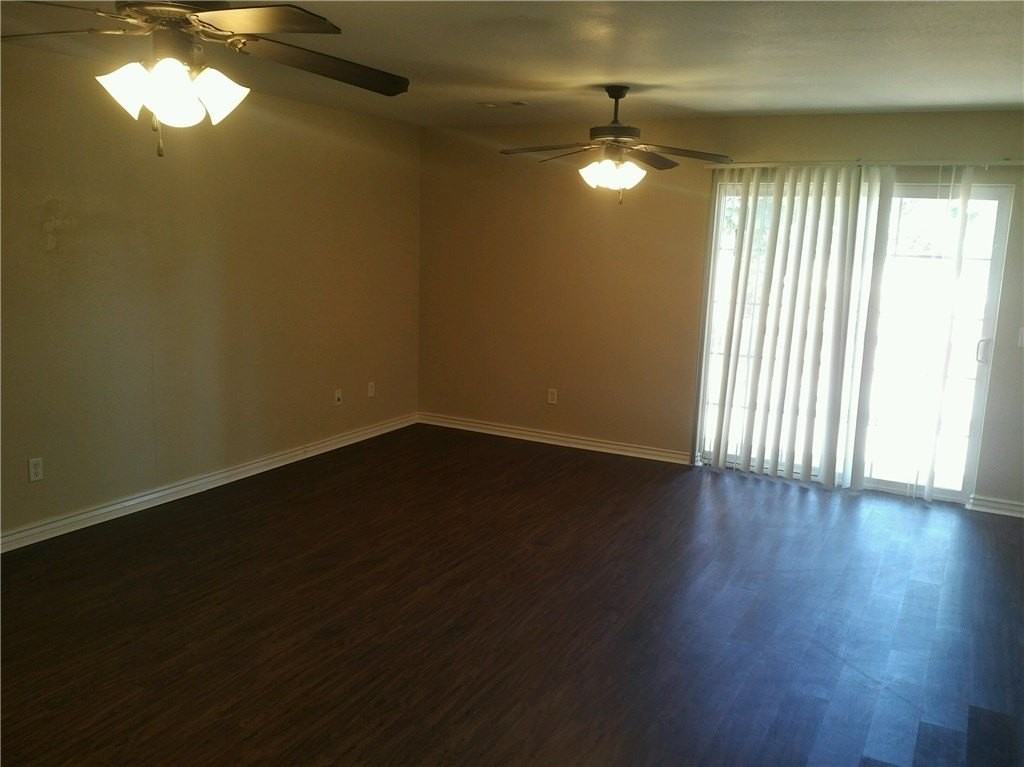 231 Graystone Cir - Photo 2 of 7