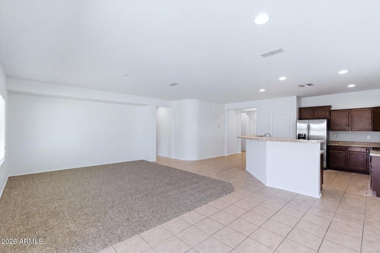 10733 W Lariat Ln - Photo 6 of 24