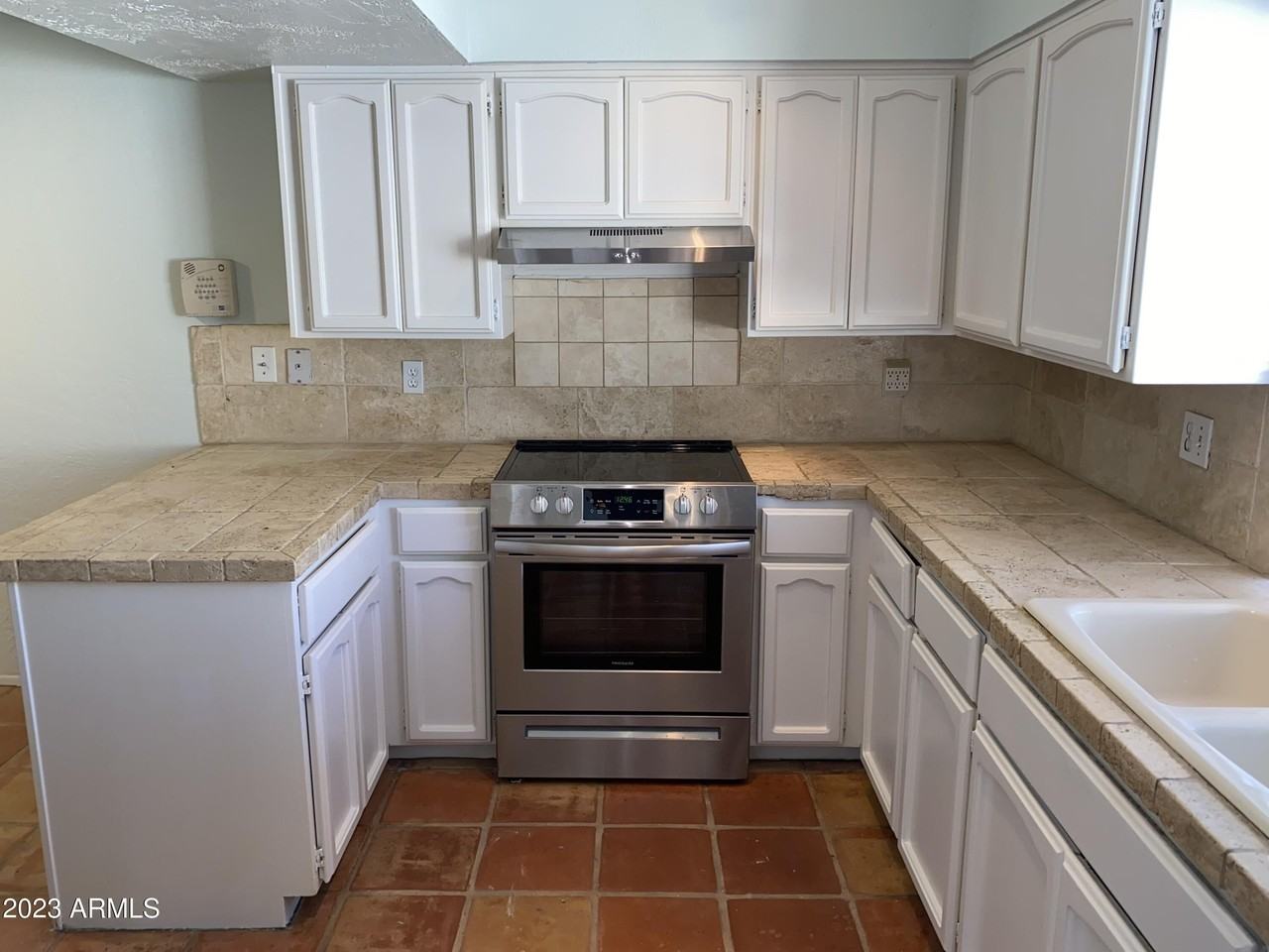 1728 E Belmont Ave - Photo 2 of 16