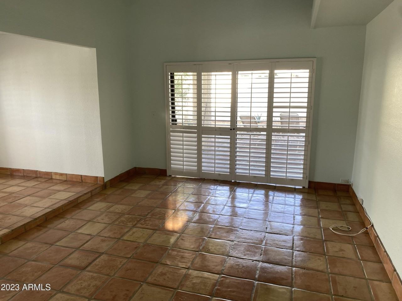 1728 E Belmont Ave - Photo 5 of 16