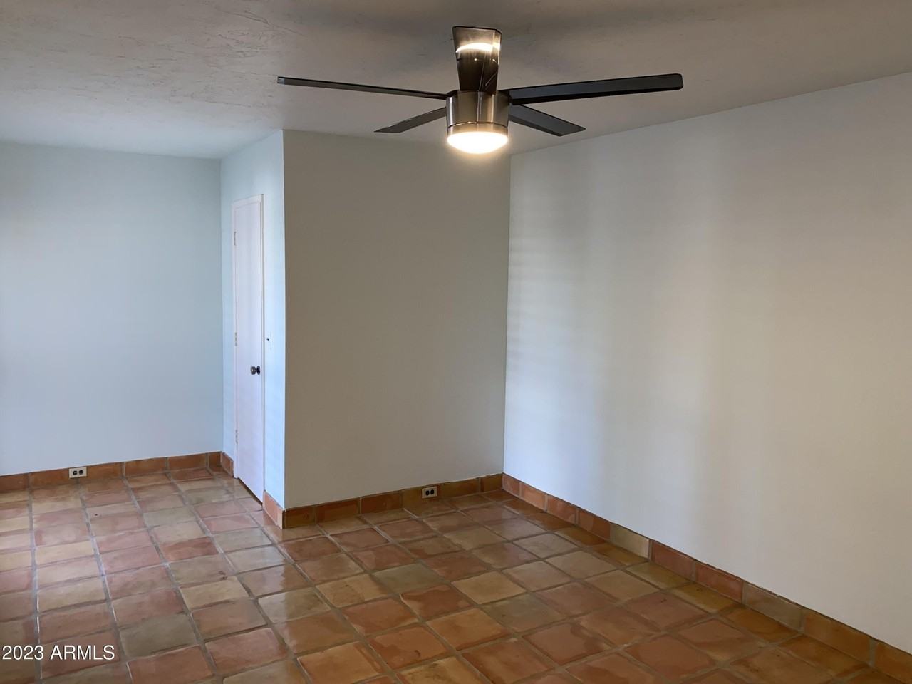 1728 E Belmont Ave - Photo 7 of 16