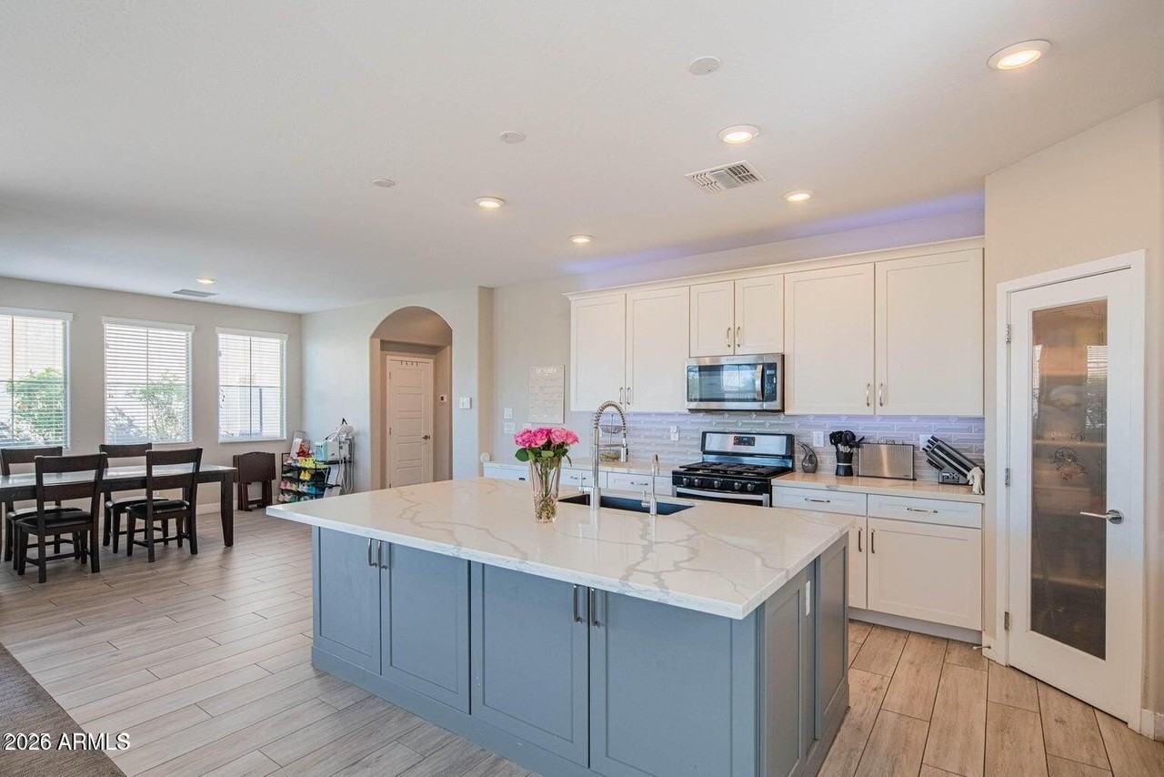 11466 S 176th Dr - Photo 4 of 13